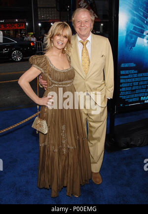 Der Regisseur Wolfgang Petersen bei der Ankunft im Poseidon Premiere auf der Chinese Theatre in Los Angeles. 10. Mai 2006. PetersenWolfgang director 017 Veranstaltung in Hollywood Leben - Kalifornien, Red Carpet Event, USA, Filmindustrie, Prominente, Fotografie, Bestof, Kunst, Kultur und Unterhaltung, prominente Mode, Besten, Hollywood Leben, Event in Hollywood Leben - Kalifornien, Roter Teppich und backstage, Musik Prominente, Topix, Paar, Familie (Mann und Frau) und Kids - Kinder, Brüder und Schwestern anfrage tsuni@Gamma-USA.com, Kredit Tsuni/USA, 2006 bis 2009 Stockfoto