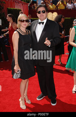 Oliver Pratt und Frau kommen zu dem auf der 58 Emmys Awards im Shrine Auditorium in Los Angeles. 27. August 2006. PrattOliver Frau005 Veranstaltung in Hollywood Leben - Kalifornien, Red Carpet Event, USA, Filmindustrie, Prominente, Fotografie, Bestof, Kunst, Kultur und Unterhaltung, prominente Mode, Besten, Hollywood Leben, Event in Hollywood Leben - Kalifornien, Roter Teppich und backstage, Musik Prominente, Topix, Paar, Familie (Mann und Frau) und Kids - Kinder, Brüder und Schwestern anfrage tsuni@Gamma-USA.com, Kredit Tsuni/USA, 2006 bis 2009 Stockfoto