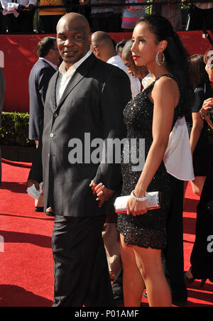 Mike Tyson und Frau - ESPY Awards 2009 im Nokia Theater in Los Angeles. TysonMike frau 28 Veranstaltung in Hollywood Leben - Kalifornien, Red Carpet Event, USA, Filmindustrie, Prominente, Fotografie, Bestof, Kunst, Kultur und Unterhaltung, prominente Mode, Besten, Hollywood Leben, Event in Hollywood Leben - Kalifornien, Roter Teppich und backstage, Musik Prominente, Topix, Paar, Familie (Mann und Frau) und Kids - Kinder, Brüder und Schwestern anfrage tsuni@Gamma-USA.com, Kredit Tsuni/USA, 2006 bis 2009 Stockfoto