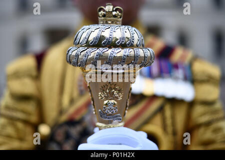 Auf 0001 Embargo Samstag Juni 9 Detail Der streitkolben der Tambourmajor Staite am Wellington Barracks in London, der sich in seinem letzten die Farbe am Samstag nach 39 Jahren Dienst in der Armee. Stockfoto