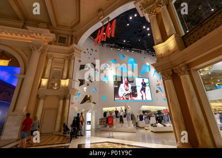 Las Vegas, Nevada - Mai 27, 2018: H&M Kleidung in den Las Vegas Blvd., Las Vegas, NV Stockfoto