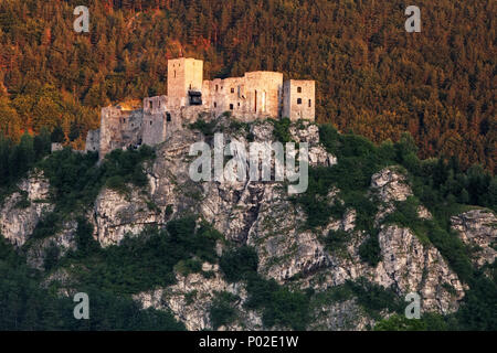 Slowakei - die Ruine der Burg Strecno Stockfoto