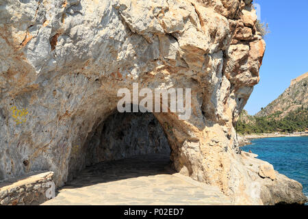 Rock Mountain Tunnel, Arvanitia Promenade, Nafplio Stockfoto