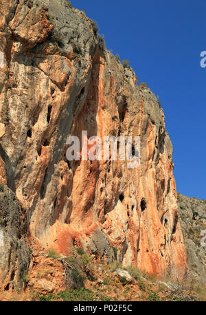 Felsen klettern Bereich bei Nafplio Coast Mountains, Griechenland Stockfoto