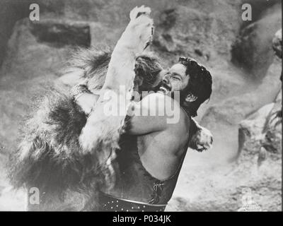 Original Film Titel: ERCOLE ALLA CONQUISTA DI ATLANTIDE. Englischer Titel: HERKULES UND DIE gefangene Frauen. Film Regie: VITTORIO COTTAFAVI. Jahr: 1961. Stars: HERKULES; REG PARK. Stockfoto