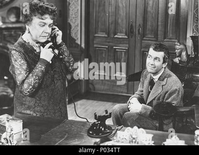 Original Filmtitel: Harvey. Englischer Titel: Harvey. Regisseur: HENRY KOSTER. Jahr: 1950. Stars: James Stewart, JOSEPHINE HULL. Quelle: UNIVERSAL PICTURES/Album Stockfoto