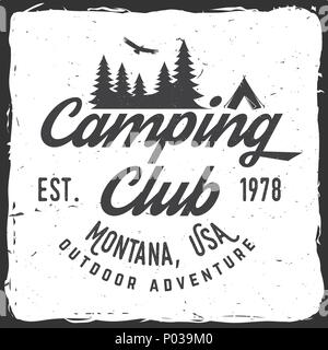 Camping Club. Vector Illustration. Konzept für Hemd oder Logo, Print, Stempel oder T-Stück. Vintage Typografie Design mit Wohnmobil Zelt und Wald Silhouette. Stock Vektor