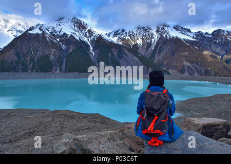 Hooker Valley Track im Winter mit Schnee in den Bergen, Neuseeland Stockfoto