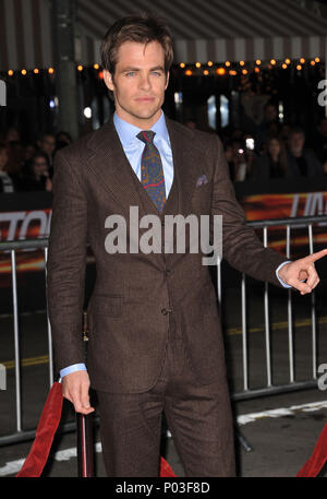 Chris Pine - Unstoppable Premiere auf dem Westwood Village Theater in Los Angeles. a Chris Pine 10 Red Carpet Event, Vertikal, USA, Filmindustrie, Prominente, Fotografie, Bestof, Kunst, Kultur und Unterhaltung, Topix Prominente Fashion/Vertikal, Besten, Event in Hollywood Leben - Kalifornien, Roter Teppich und backstage, USA, Film, Stars, Film Stars, TV Stars, Musik, Promis, Fotografie, Bestof, Kunst, Kultur und Unterhaltung, Topix, vertikal, eine Person aus dem Jahr 2010, Anfrage tsuni@Gamma-USA.com - drei Viertel Stockfoto