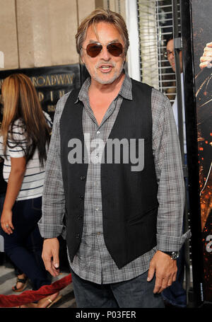 Don Johnson Machete Premiere im Orpheum Theater in Los Angeles. a DonJohnson 03 Red Carpet Event, Vertikal, USA, Filmindustrie, Prominente, Fotografie, Bestof, Kunst, Kultur und Unterhaltung, Topix Prominente Fashion/Vertikal, Besten, Event in Hollywood Leben - Kalifornien, Roter Teppich und backstage, USA, Film, Stars, Film Stars, TV Stars, Musik, Promis, Fotografie, Bestof, Kunst, Kultur und Unterhaltung, Topix, vertikal, eine Person aus dem Jahr 2010, Anfrage tsuni@Gamma-USA.com - drei Viertel Stockfoto