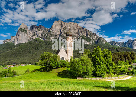 St. Konstantin Kirche, Fie allo Sciliar - Vols am Schlern, Trentino Alto Adige - Südtirol, Italien Stockfoto