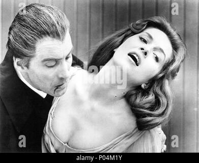 Original Film Titel: Dracula, der Fürst der Finsternis. Englischer Titel: Dracula, der Fürst der Finsternis. Regisseur: Terence Fisher. Jahr: 1966. Stars: DRACULA; Christopher Lee; Barbara Shelley. Credit: Hammer Filme/Album Stockfoto