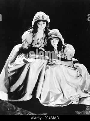 Original Film Titel: WAISEN DES STURMS. Englischer Titel: WAISEN DES STURMS. Regisseur: D.W.GRIFFITH. Jahr: 1921. Stars: LILLIAN GISH; DOROTHY GISH. Credit: D.W. GRIFFITH PRODUCTIONS/Album Stockfoto