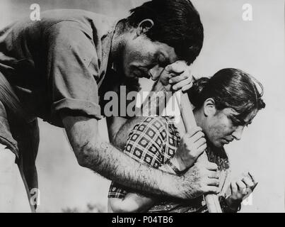 Original Film Titel: Mutter Indien. Englischer Titel: Mutter Indien. Regisseur: MEHBOOB. Jahr: 1957. Stars: nargis. Credit: MEHBOOB PRODUKTIONEN/Album Stockfoto