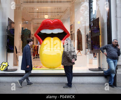 Ein Rolling Stones Fenster Anzeige an Selfridges in der Oxford Street in Central London. Stockfoto