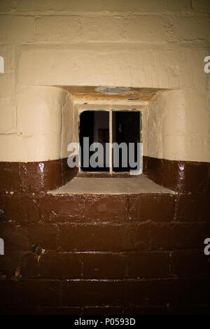 Eine alte Polizei Gefängniszelle Fenster Detail Stockfoto