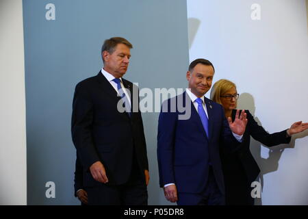 Warschau, Polen. 08 Juni, 2018. Präsident Andrzej Duda gibt gemeinsame Presseerklärung mit Präsident Klaus Werner 26,13 am Anfang des Bukarest 9 Gipfel. Credit: Jakob Ratz/Pacific Press/Alamy leben Nachrichten Stockfoto