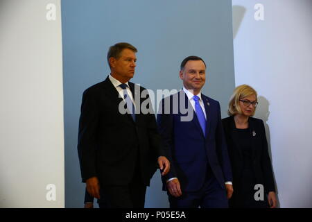 Warschau, Polen. 08 Juni, 2018. Präsident Andrzej Duda gibt gemeinsame Presseerklärung mit Präsident Klaus Werner 26,13 am Anfang des Bukarest 9 Gipfel. Credit: Jakob Ratz/Pacific Press/Alamy leben Nachrichten Stockfoto