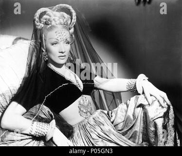 Original Film Titel: KISMET. Englischer Titel: KISMET. Regisseur: WILLIAM DIETERLE. Jahr: 1944. Stars: Marlene Dietrich. Credit: M.G.M/Album Stockfoto