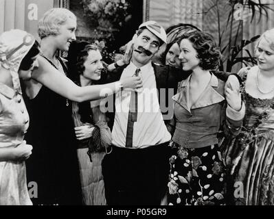 Original Film Titel: MONKEY BUSINESS. Englischer Titel: MONKEY BUSINESS. Film Regie: NORMAN Z. MCLEOD. Jahr: 1931. Stars: Groucho Marx. Quelle: Paramount Pictures/Album Stockfoto