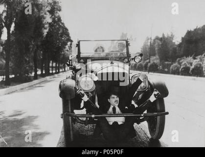 Original Film Titel: SIEBEN JAHRE PECH. Englischer Titel: SIEBEN JAHRE PECH. Regisseur: MAX LINDER. Jahr: 1921. Stars: MAX LINDER. Credit: ROBERTSON - COLE VERTEILEN/Album Stockfoto