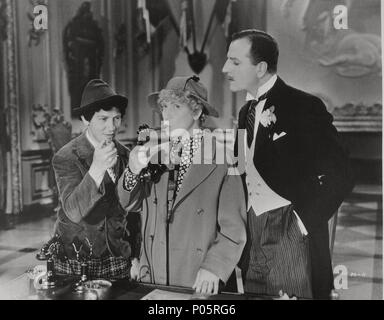 Original Film Titel: Duck Soup. Englischer Titel: Duck Soup. Regisseur: LEO MCCAREY. Jahr: 1933. Stars: HARPO MARX, CHICO MARX, LOUIS CALHERN. Quelle: Paramount Pictures/Album Stockfoto