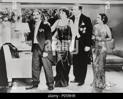 Original Film Titel: Duck Soup. Englischer Titel: Duck Soup. Regisseur: LEO MCCAREY. Jahr: 1933. Stars: Groucho Marx, MARGARET DUMONT; LOUIS CALHERN; RAQUEL TORRES. Quelle: Paramount Pictures/Album Stockfoto