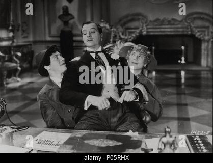 Original Film Titel: Duck Soup. Englischer Titel: Duck Soup. Regisseur: LEO MCCAREY. Jahr: 1933. Stars: HARPO MARX, CHICO MARX, LOUIS CALHERN. Quelle: Paramount Pictures/Album Stockfoto