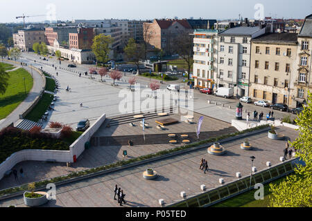 Krakau, Polen - April 21,2017: Blick auf die Ufer der Weichsel im historischen Stadtzentrum. Weichsel ist der längste Fluss in Polen, an der 1.047 Kilometer ich Stockfoto