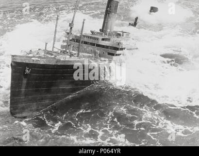 Original Film Titel: Die TITANIC HEBEN. Englischer Titel: Die TITANIC HEBEN. Regisseur: JERRY JAMESON. Jahr: 1980. Credit: ASSOCIATED FILM DISTRIBUTION/Album Stockfoto