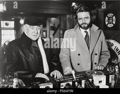 Original Film Titel: Die TITANIC HEBEN. Englischer Titel: Die TITANIC HEBEN. Regisseur: JERRY JAMESON. Jahr: 1980. Stars: Alec Guinness; Richard Jordan. Credit: ASSOCIATED FILM DISTRIBUTION/Album Stockfoto