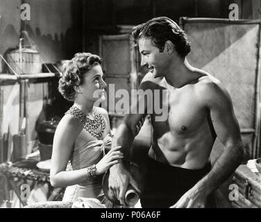 Original Film Titel: TARZAN UND DIE GEFAHR. Englischer Titel: TARZAN'S MATE IN GEFAHR. Regisseur: Byron Haskin. Jahr: 1951. Stars: LEX BARKER; VIRGINIA HUSTON. Credit: RKO/Album Stockfoto