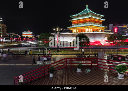 XIAN, CHINA - 23. MAI 2018: die berühmten Glockenturm in der Stadt Xi'an, China. Xi'an ist die Hauptstadt der Provinz Shaanxi und eine der ältesten Städte in China. Xi. Stockfoto