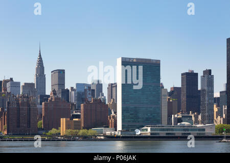 Hauptsitz der Vereinten Nationen Gebäude, East River, New York City, USA Stockfoto
