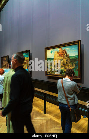 Wien, Österreich - 22. Oktober 2017: Der Turm von Babel (1563) von Pieter Brueghel der Ältere im Kunsthistorischen Museum oder Kunsthistorische Museum Stockfoto