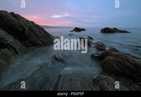 Dawn Licht über Looe von hannafore in West Looe, Cornwall berücksichtigt Stockfoto