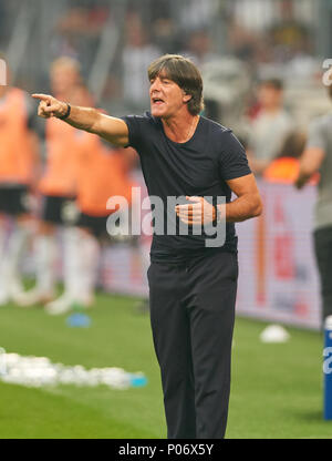 Leverkusen, Deutschland. 8 Jun, 2018. Deutschland - Saudi-Arabien, Fußball, Leverkusen, Juni 08, 2018 DFB Lambda Joachim Jogi Löw, Löw, Deutschland - SAUDI ARABIEN Freundschaftsspiel, deutscher Fußball-Nationalteam, DFB, Saison 2017/2018, Juni 08, 2018 in Leverkusen, Deutschland. Foto: MAGICS/Peter Schatz Credit: Peter Schatz/Alamy leben Nachrichten Stockfoto