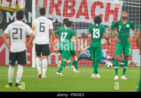 Leverkusen, Deutschland. 8 Jun, 2018. Deutschland - Saudi-Arabien, Fußball, Leverkusen, Juni 08, 2018 Treber - Andre TER STEGEN, TW DFB 22 erhält 2-1, Strafe 11 m Deutschland - Saudi-arabien Freundschaftsspiel, deutscher Fußball-Nationalteam, DFB, Saison 2017/2018, Juni 08, 2018 in Leverkusen, Deutschland. Foto: MAGICS/Peter Schatz Credit: Peter Schatz/Alamy leben Nachrichten Stockfoto