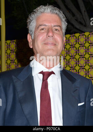 West Hollywood, CA, USA. September 2012. 08. Juni 2018: Anthony Bourdain, der Fernsehstar und Essensautor von CNN, Parts Unknown, wurde tot in seinem Hotelzimmer aufgefunden. Dateifoto: 23. September 2012 – West Hollywood, Kalifornien – Anthony Bourdain. 2012 Empfang des HBO Post Award im Anschluss an die 64. Primetime Emmy Awards im Pacific Design Center. Foto: Birdie Thompson/AdMedia Credit: Birdie Thompson/AdMedia/Alamy Live News Stockfoto
