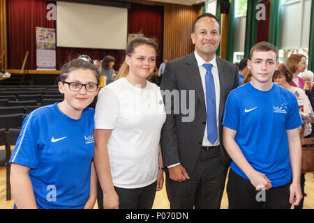 St Marys College in Belfast, Nordirland. 8. Juni 2018. Taoiseach Leo Varadkar startet Féile 30jähriges Festival Programm eine Phobail bei St Marys Collage Stockfoto