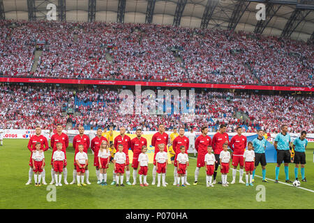 Poznan, Polen. 8. Juni 2018. Internationaler Fußball-Freundschaftsspiel: Polen v Chile 2:2. Team von Polen während der Hymne © Piotr Dziurman/Alamy leben Nachrichten Stockfoto