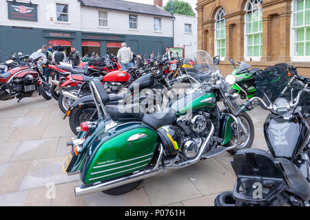 Daventry, Northamptonshire, Großbritannien. 9. Juni 2018 Motorrad Festival. Live Musik, Straßentheater, Stände und von vielen Bikes! In und um die Innenstadt. Credit: Keith J Smith./Alamy Live Stockfoto