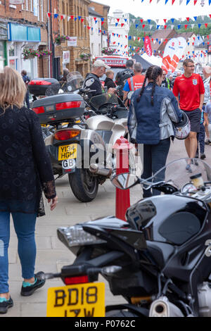 Daventry, Northamptonshire, Großbritannien. 9. Juni 2018 Motorrad Festival. Live Musik, Straßentheater, Stände und von vielen Bikes! In und um die Innenstadt. Credit: Keith J Smith./Alamy Live Stockfoto