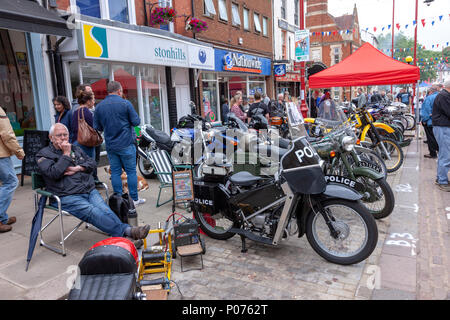 Daventry, Northamptonshire, Großbritannien. 9. Juni 2018 Motorrad Festival. Live Musik, Straßentheater, Stände und von vielen Bikes! In und um die Innenstadt. Credit: Keith J Smith./Alamy Live Stockfoto