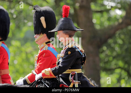 London, UK, 9. Juni 2018. Ihre königliche Hoheit Prinzessin Anne, die Princess Royal, auf dem Pferd, die Farbe der Credit: Amanda Rose/Alamy Live News Credit: Amanda Rose/Alamy leben Nachrichten Stockfoto