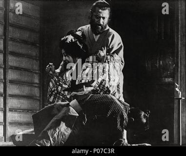 Original Film Titel: AKAHIGE. Englischer Titel: AKAHIGE. Film Regie: Akira Kurosawa. Jahr: 1965. Stars: Toshiro Mifune. Credit: KUROSAWA FILME/Album Stockfoto