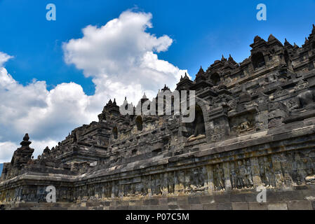 Borobudur, der größte buddhistische Tempel der Welt in Java, Indonesien Stockfoto