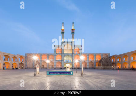 Amir Chakhmaq Komplex in der Abenddämmerung, Yazd, Iran Stockfoto