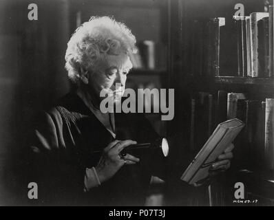 Original Film Titel: MURDER AHOY. Englischer Titel: MURDER AHOY. Film Regie: George POLLOCK. Jahr: 1964. Stars: Margaret Rutherford. Credit: MGM /Album Stockfoto