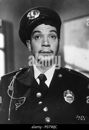 Original Film Titel: BOMBERO ATÓMICO, EL. Englischer Titel: BOMBERO ATÓMICO, EL. Regisseur: MIGUEL M. DELGADO. Jahr: 1952. Stars: CANTINFLAS. Credit: POSA FILME, S.A./Album Stockfoto